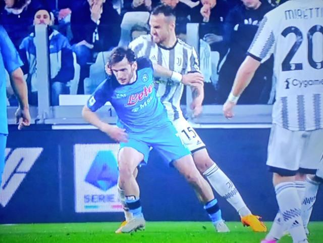 1682295239426005145.jpg FubCIcGXoAEfqgQ.jpg