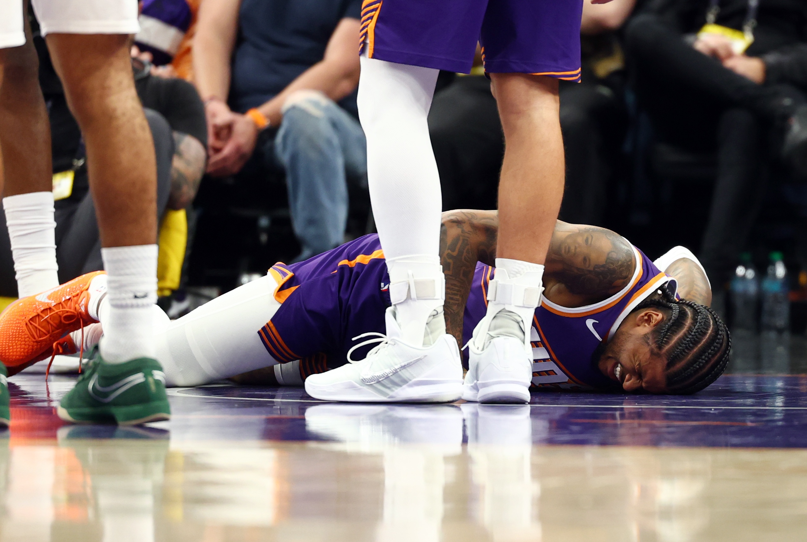 体育平台-明天太阳战快船 杰伦·格林因左髋部挫伤&amp;右腿筋伤病管理出战成疑