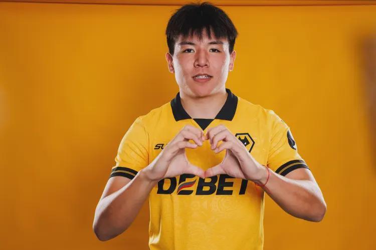 半岛体育APP-冬窗绝杀！徐彬死而复生租借英甲，2小时双城狂奔上演生死时速！