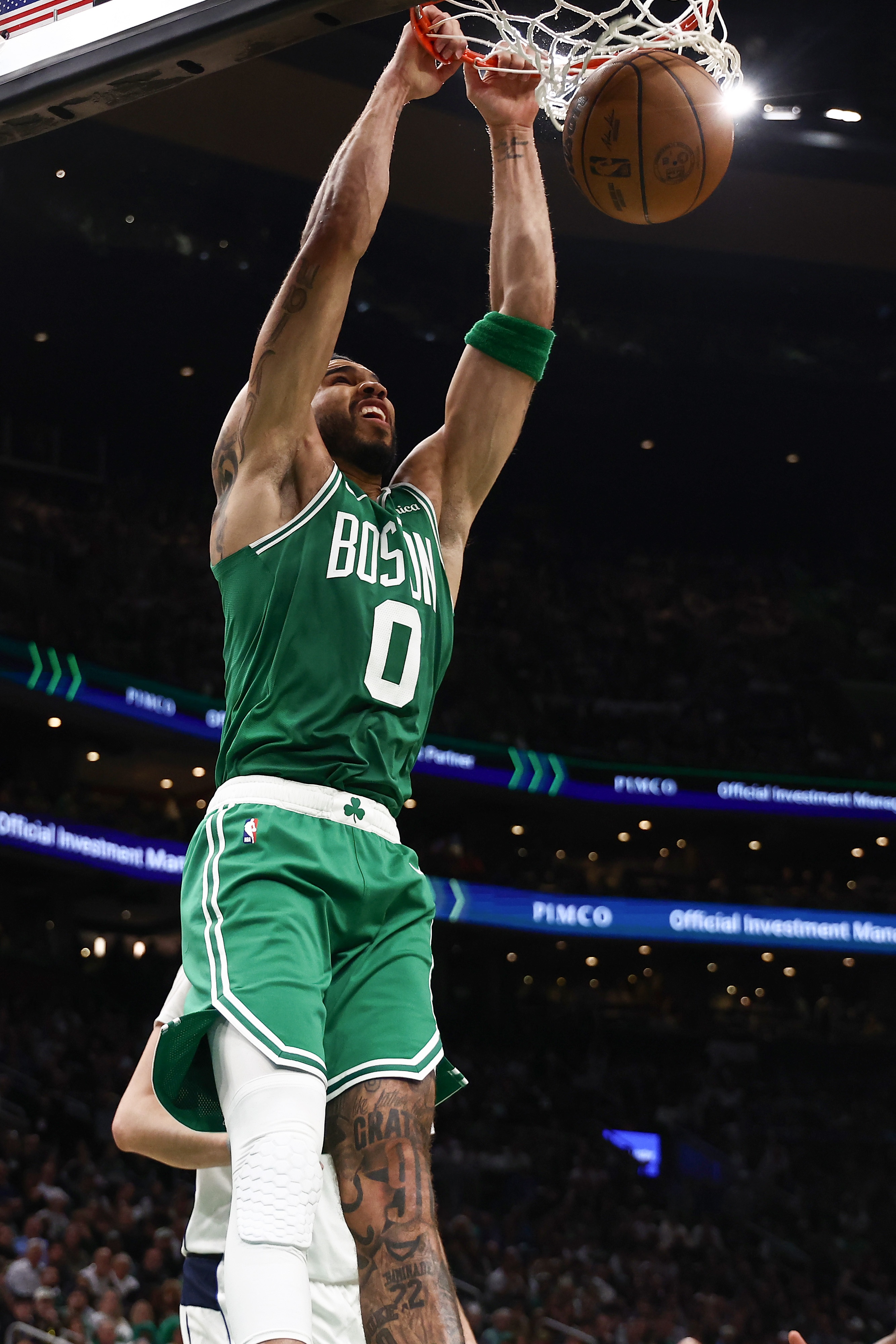 体育资讯-塔图姆：从去年5月到今没人比我做过更多的提踵训练 现在隔天就练